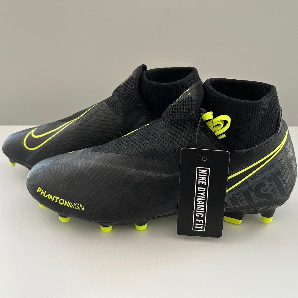 Nike Dynamic Fit Soccer Cleats